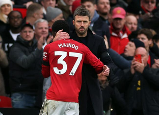 Nguồn tin từ Michael Carrick tiết lộ MU chuẩn bị gia hạn hợp đồng với Mainoo??