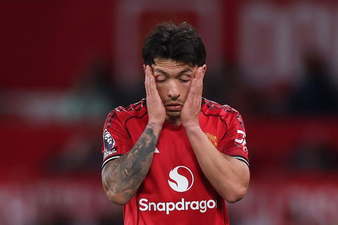 Carrick chỉ trích quyết định thẻ đỏ gây sốc với Lisandro Martinez